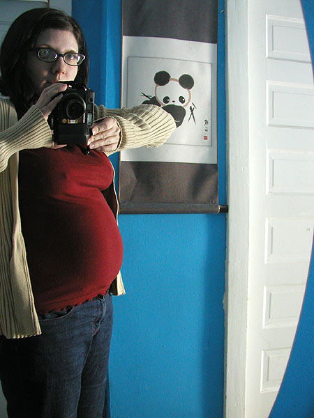 belly at sixteen weeks