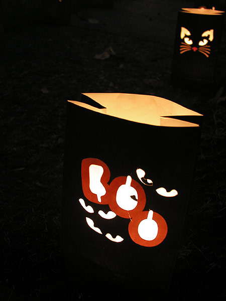 halloween luminarias