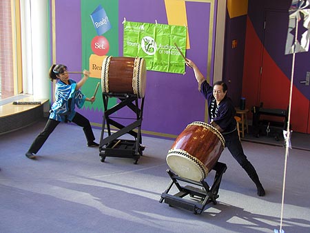 mu daiko at the<br />
children's museum mu daiko at the children's museum
